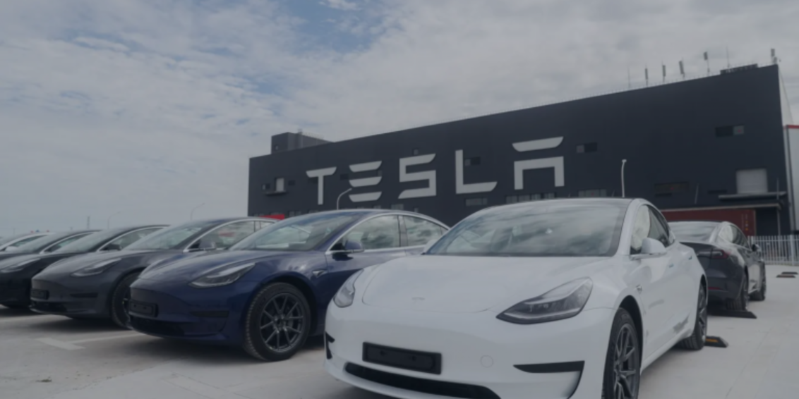 Tesla enfrenta forte queda na Europa enquanto mercado de elétricos dispara