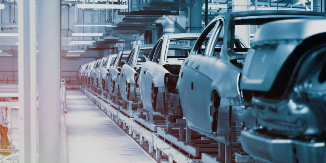 Novo alerta no setor automotivo: Trump promete tarifa de 25% sobre carros importados