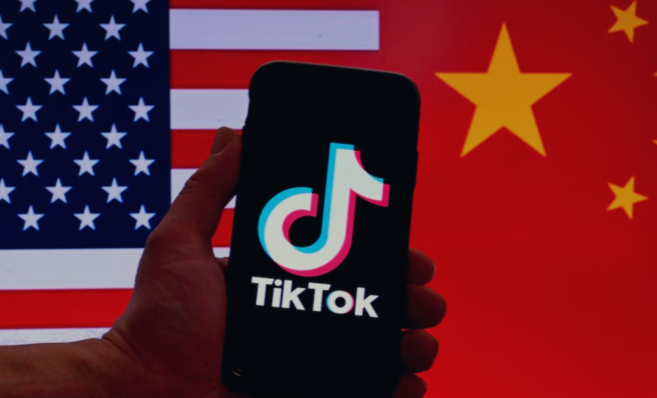 China interrompe venda do TikTok nos EUA após novas tarifas comerciais de Trump
