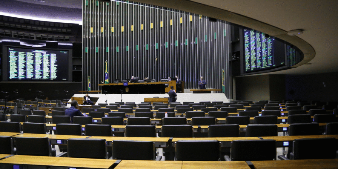 IOF volta ao patamar antigo após Congresso derrubar decreto do governo