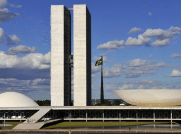 Câmara aprova urgência para projeto que amplia isenção do Imposto de Renda até R$ 5 mil